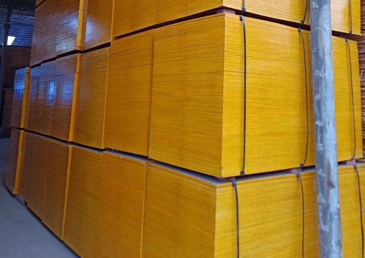 通風干燥的環(huán)境更適合存儲模板